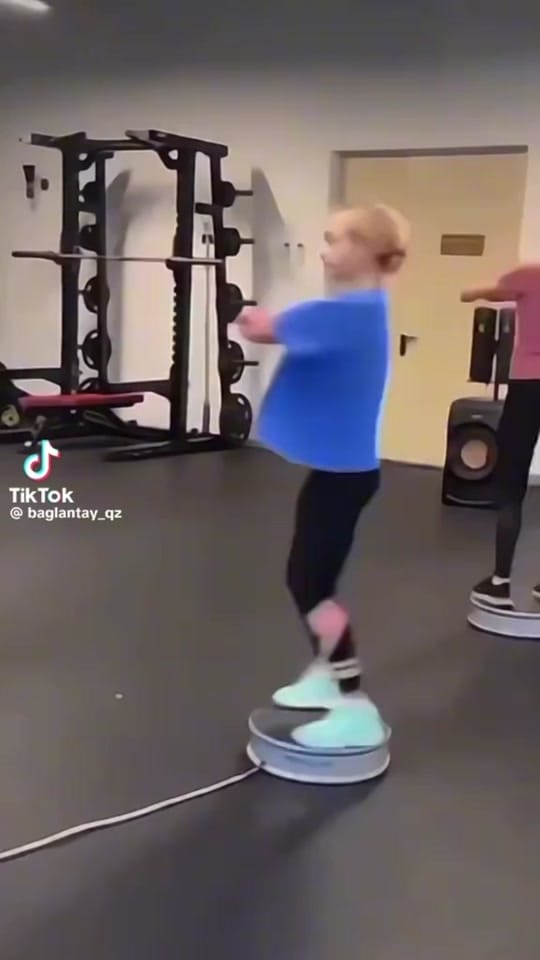 Post 10 by Er kikon on TikTok (video)