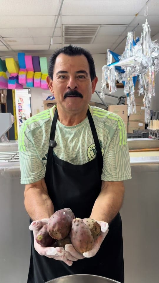 Post 1 by Helados La Azteca on TikTok (video)