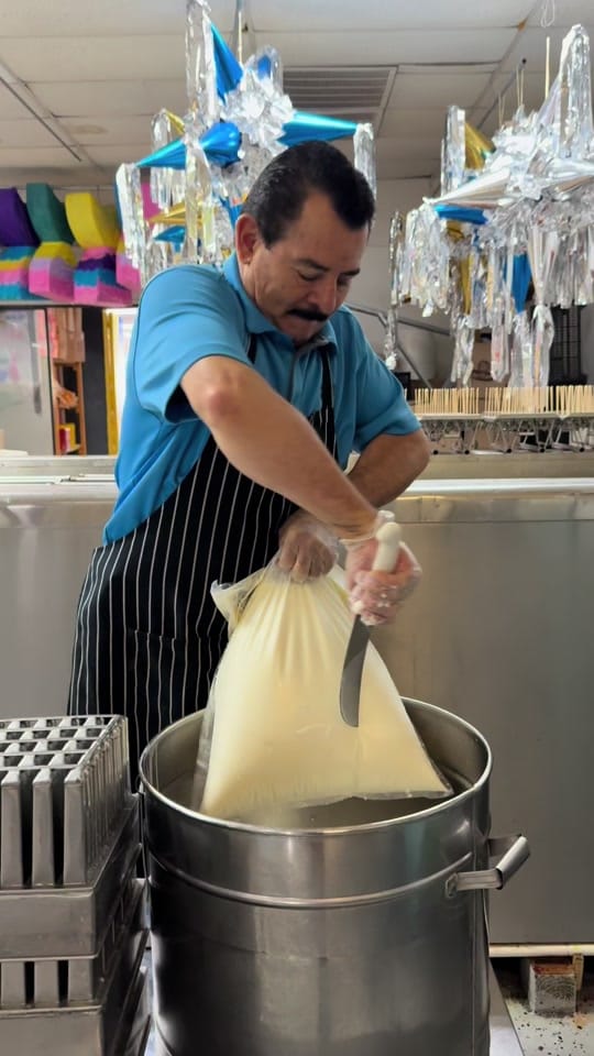 Post 3 by Helados La Azteca on TikTok (video)