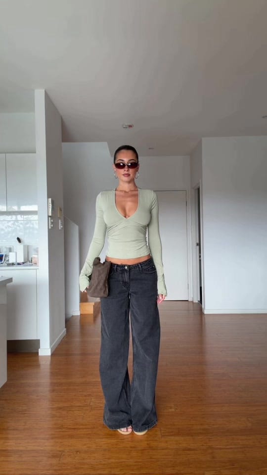 Post 3 by Charli Tas on TikTok (video)