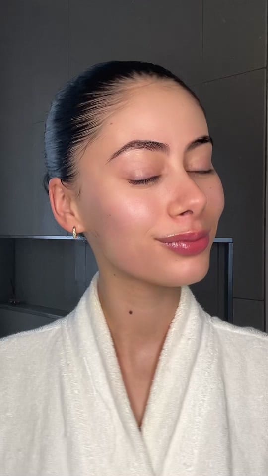 Post 5 by Yora on TikTok (video)
