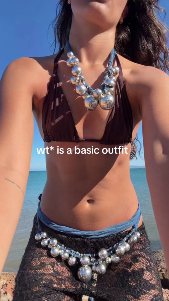 Post 8 by Babisevi on TikTok (video)