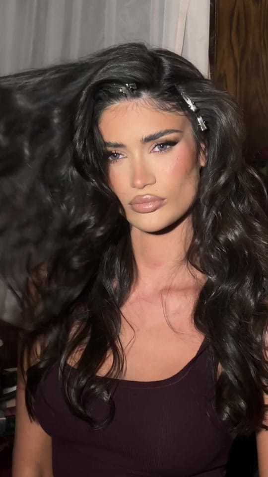 Post 6 by makeupbyparyss on TikTok (video)