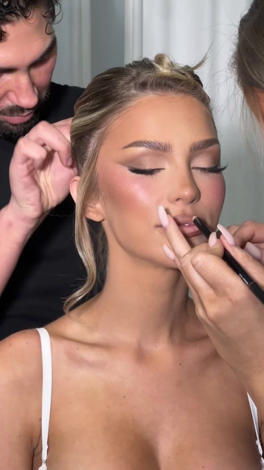 Post 9 by makeupbyparyss on TikTok (video)