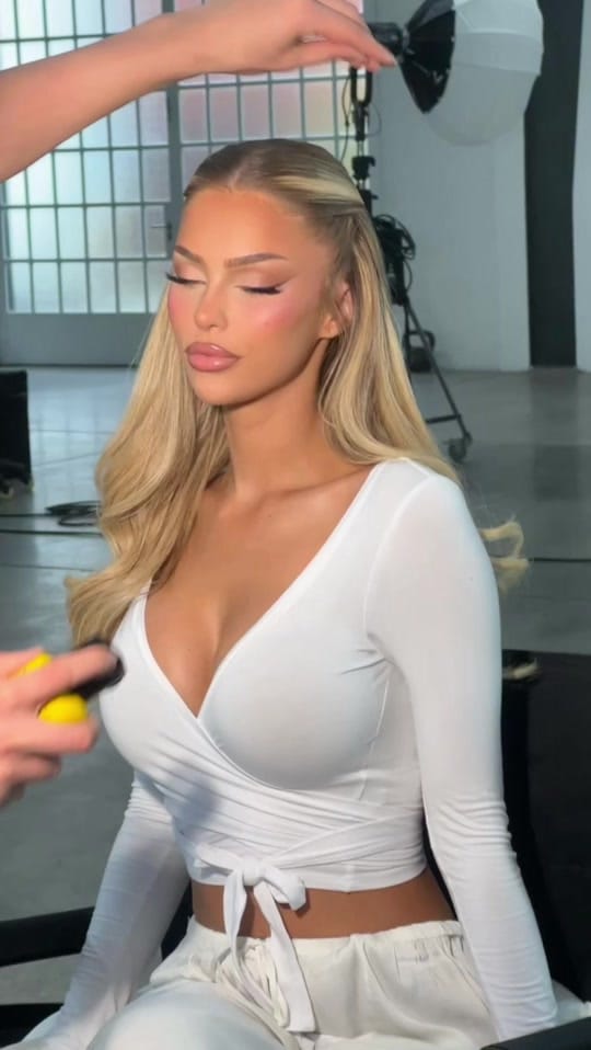 Post 1 by makeupbyparyss on TikTok (video)