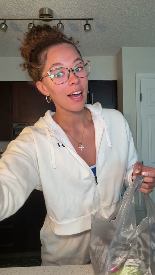 Post 7 by Sydney Bridges on TikTok (video)