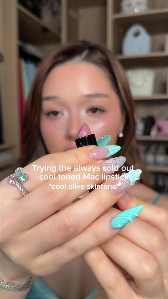 Post 8 by Jules 🪽 on TikTok (video)