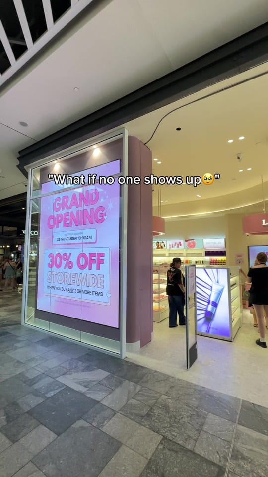 Post 5 by La Cosmétique on TikTok (video)
