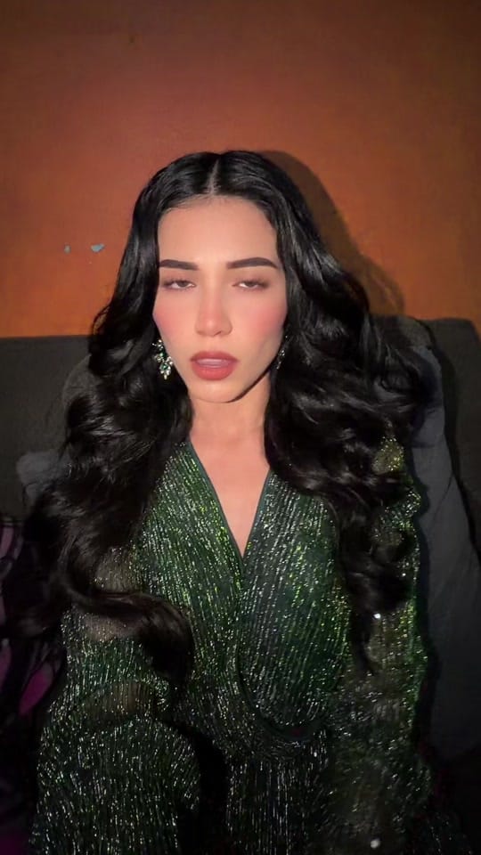 Post 7 by Sydney VH on TikTok (video)