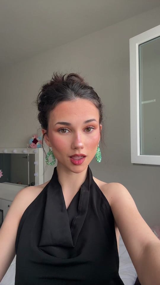 Post 5 by Naiara on TikTok (video)
