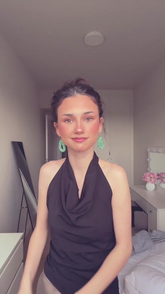 Post 8 by Naiara on TikTok (video)