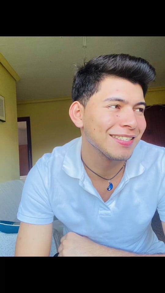 Post 7 by Alinthoncantro on TikTok (video)