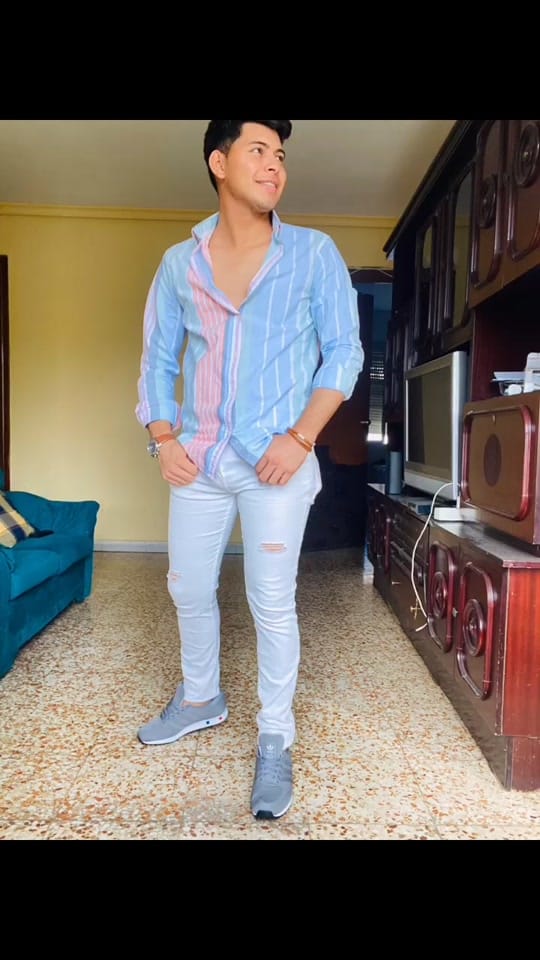 Post 9 by Alinthoncantro on TikTok (video)