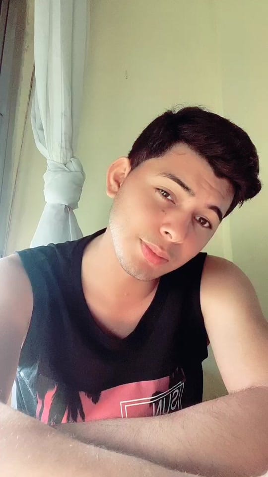 Post 10 by Alinthoncantro on TikTok (video)