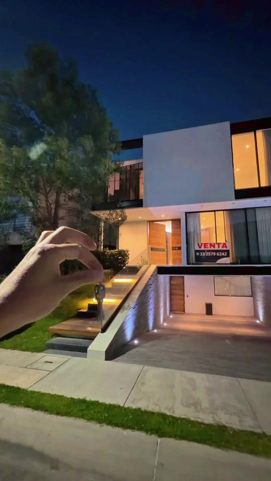 Post 1 by Antonio Sandoval l Realtor on TikTok (video)