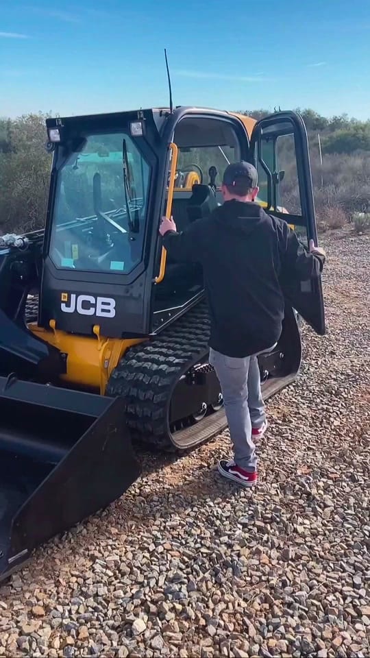 Post 2 by socaljcb on TikTok (video)