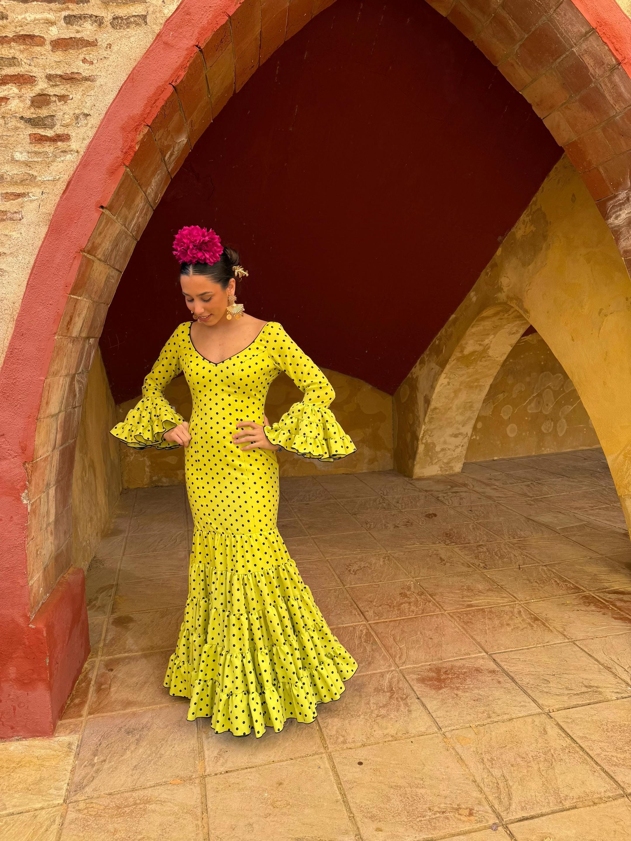 Post 7 by Moda Flamenca Cristian on TikTok (video)