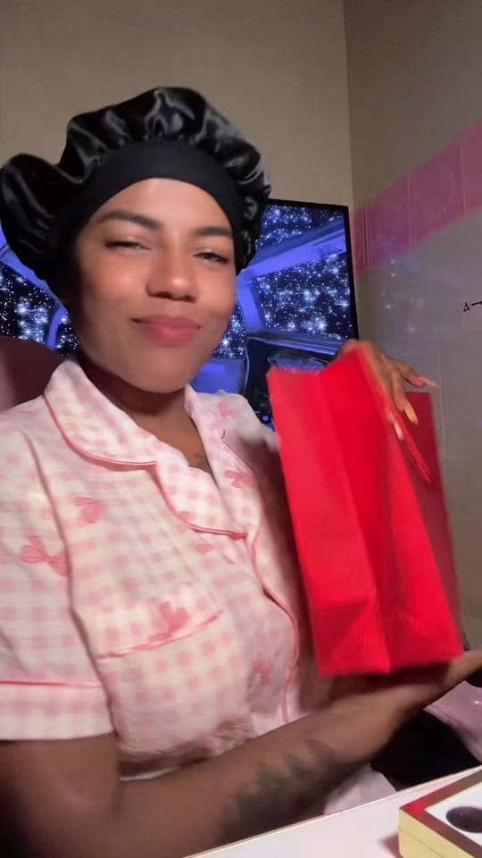 Post 3 by 🍯honeyEz🎀 on TikTok (video)