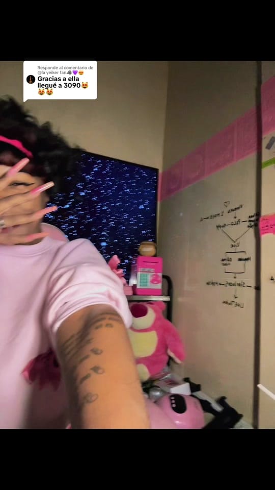 Post 1 by 🍯honeyEz🎀 on TikTok (video)