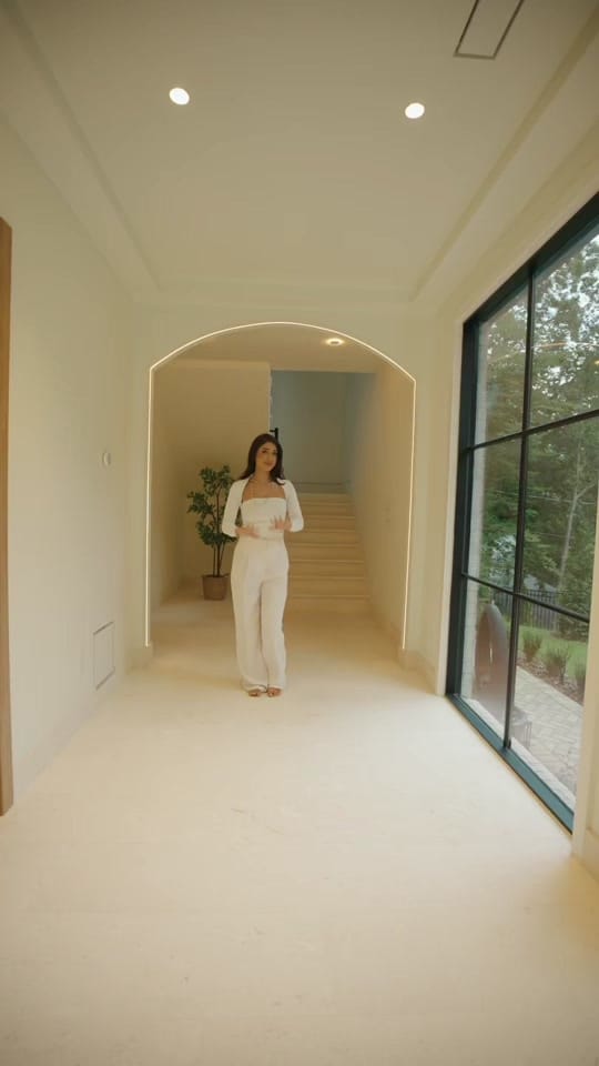 Post 6 by Cameron Gonzalez on TikTok (video)
