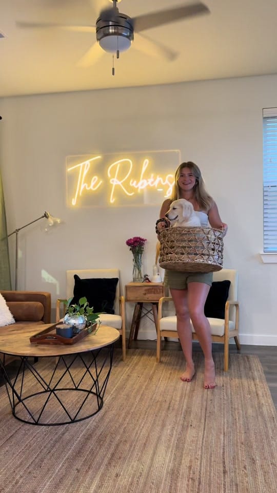 Post 1 by Adri on TikTok (video)