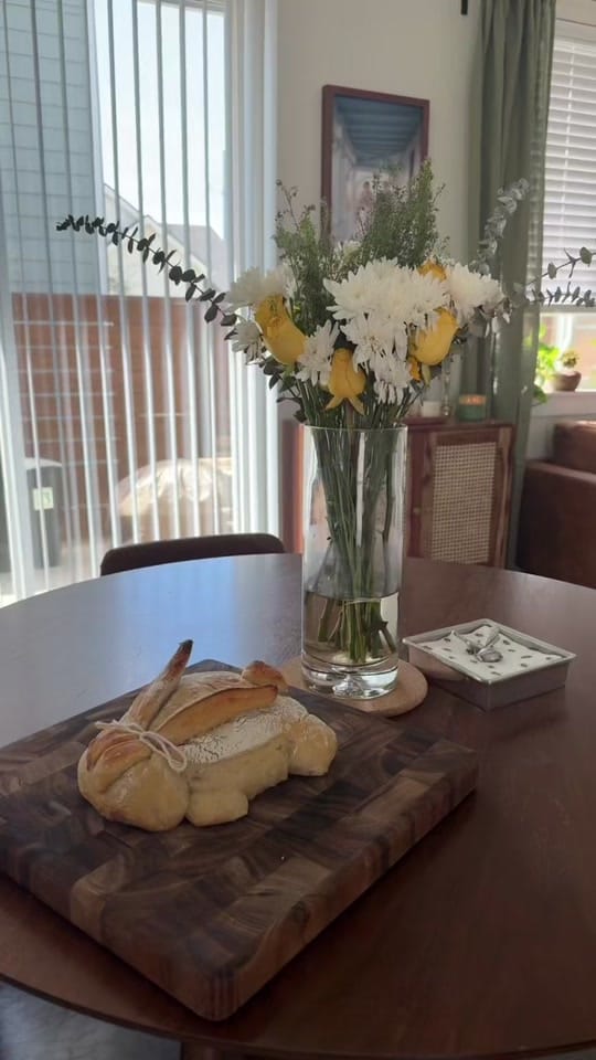 Post 4 by Adri on TikTok (video)