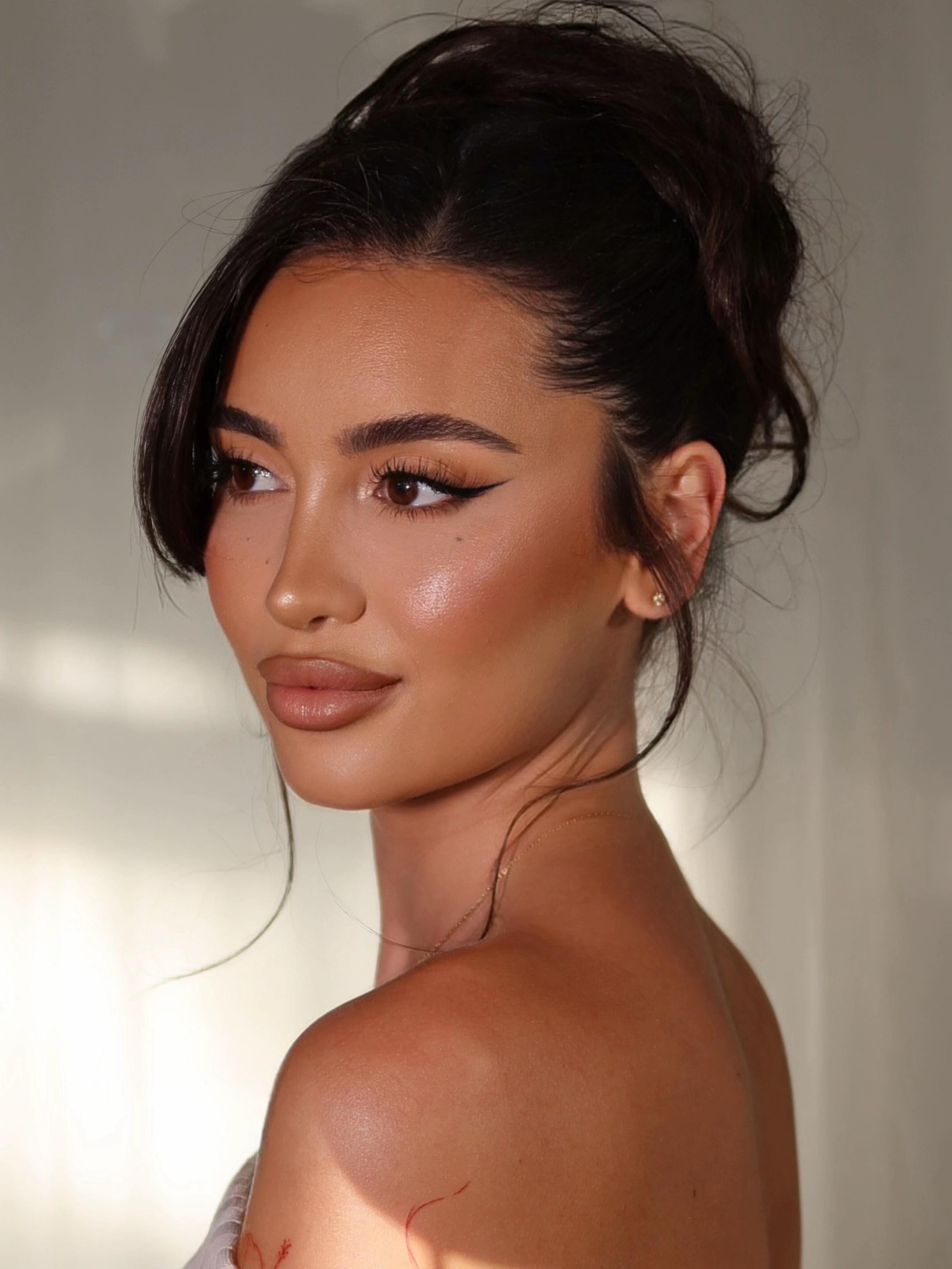 Post 2 by louisaperrimakeup on TikTok (video)