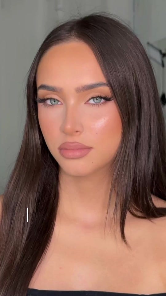 Post 6 by louisaperrimakeup on TikTok (video)