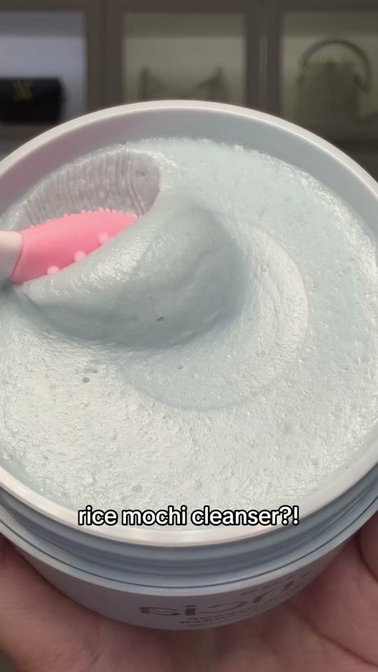 Post 5 by Laura Bui on TikTok (video)