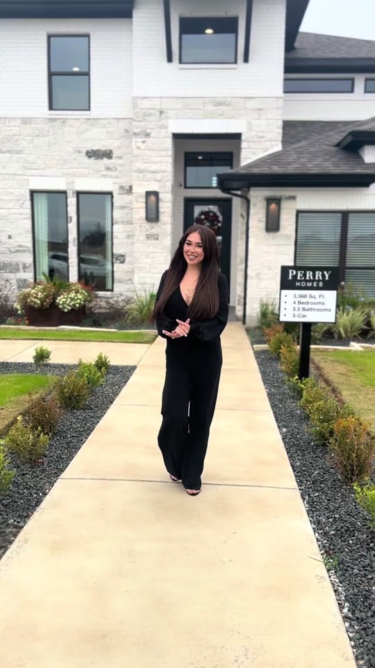 Post 4 by Samantha Martinez on TikTok (video)