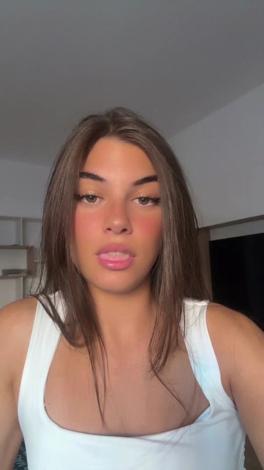 Post 6 by 222 on TikTok (video)
