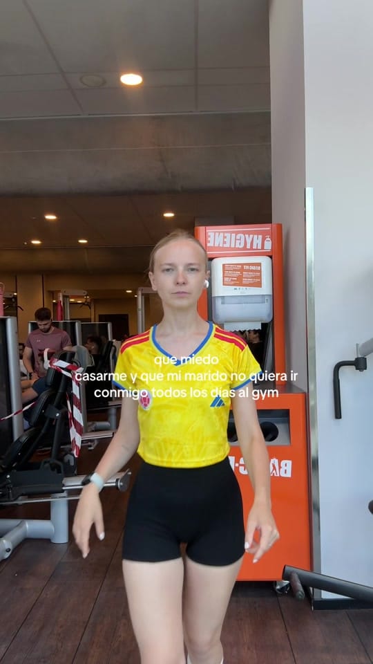 Post 3 by Sasha la rubia on TikTok (video)