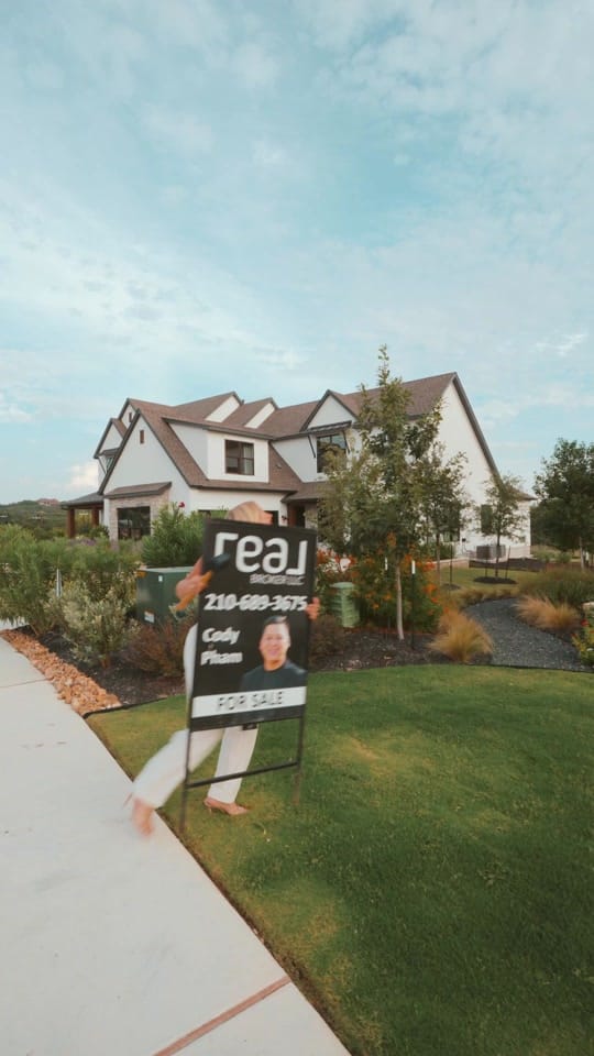 Post 8 by texasrealtormariah on TikTok (video)