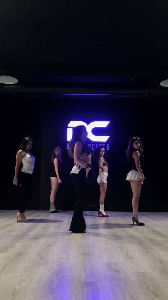 Post 2 by Angela Villa Castello on TikTok (video)