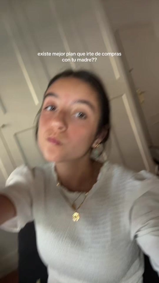 Post 10 by anaa on TikTok (video)