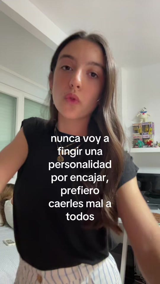 Post 4 by anaa on TikTok (video)
