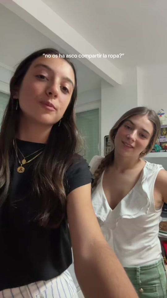 Post 1 by anaa on TikTok (video)