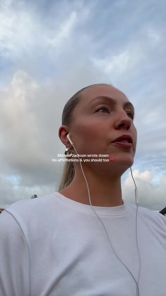 Post 10 by bell ★ on TikTok (video)