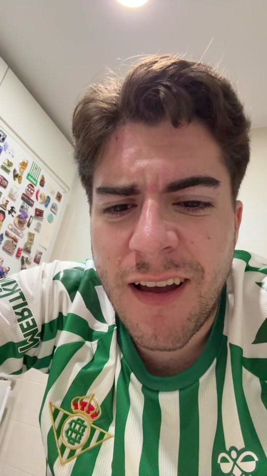 Post 4 by alesantello on TikTok (video)
