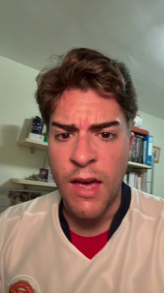 Post 6 by alesantello on TikTok (video)
