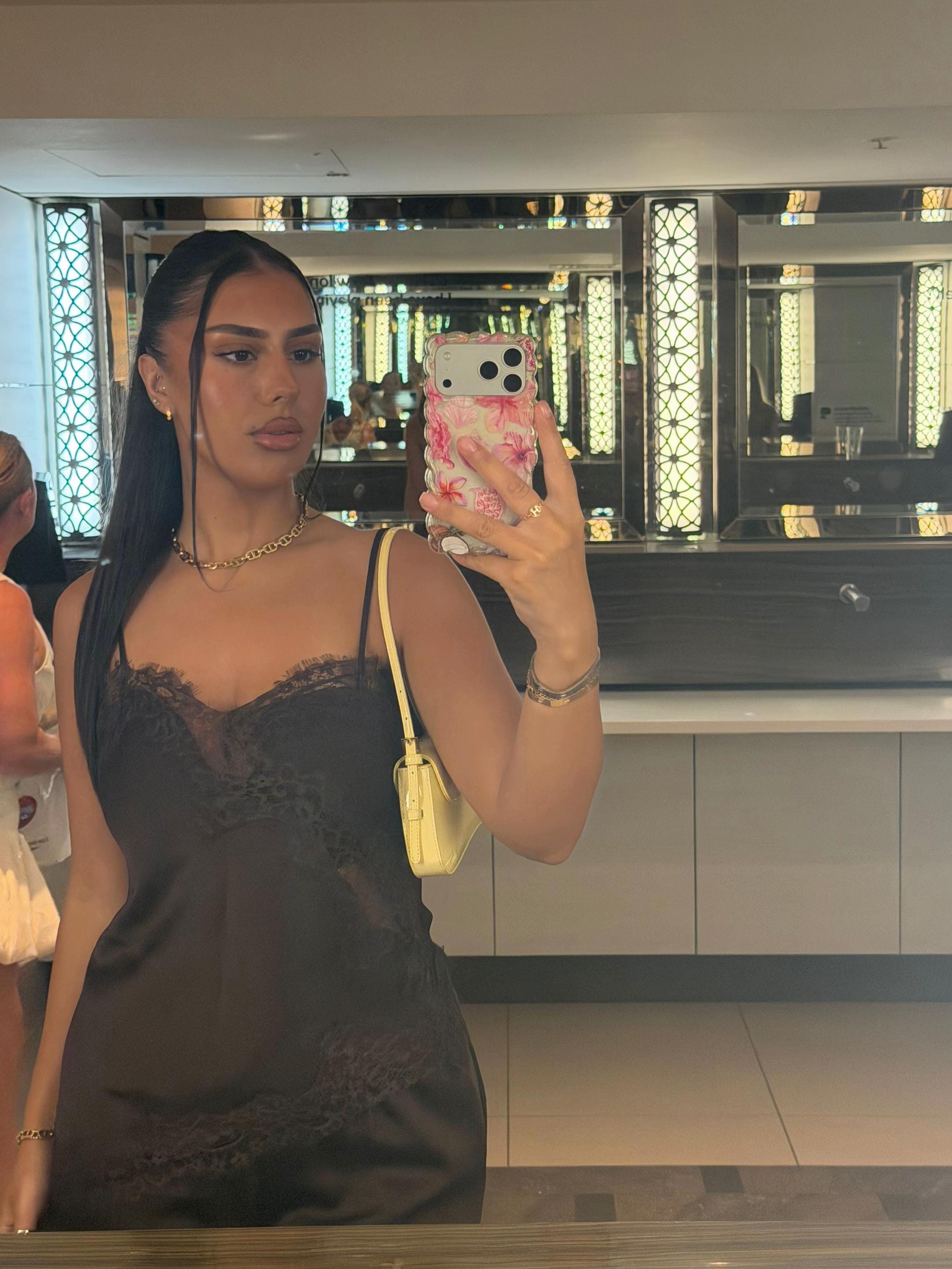 Post 8 by Celin Mazloum on TikTok (video)
