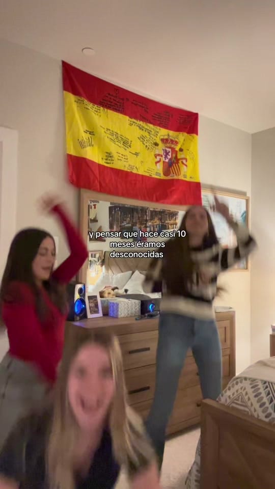 Post 10 by valentina on TikTok (video)