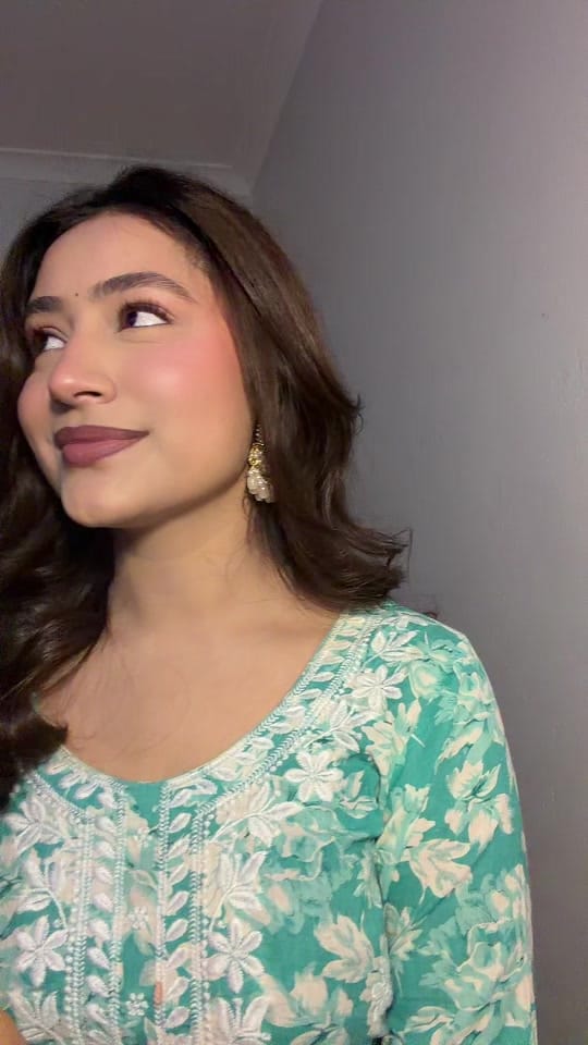 Post 1 by Sujana_ on TikTok (video)