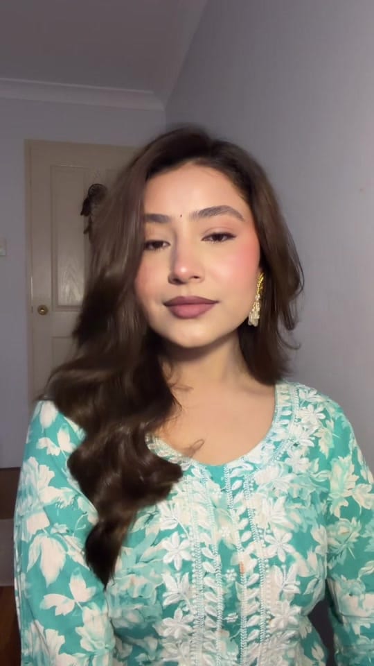 Post 6 by Sujana_ on TikTok (video)