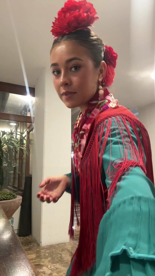 Post 2 by lauragonzalez on TikTok (video)