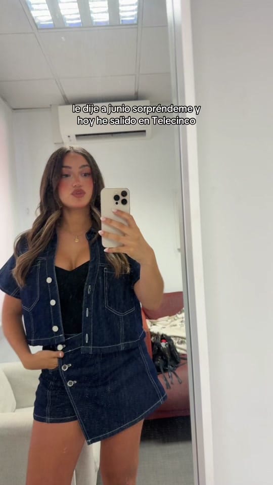 Post 7 by aari💗💗💗💗 on TikTok (video)