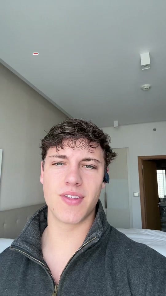 Post 1 by Emilio Herrera on TikTok (video)