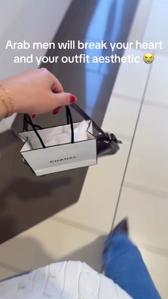 Post 4 by Valery Oyoque on TikTok (video)