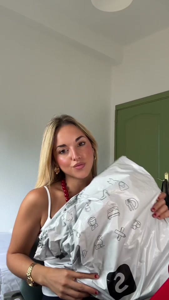 Post 6 by Sabrina Herrera on TikTok (video)