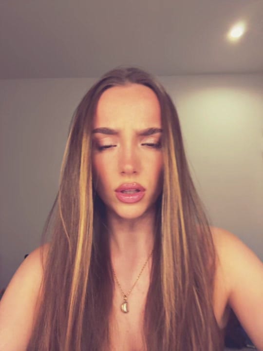 Post 9 by Fabiana on TikTok (video)
